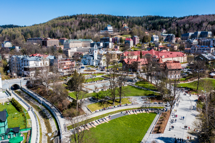 Widok z góry na centrum Krynicy-Zdroju
