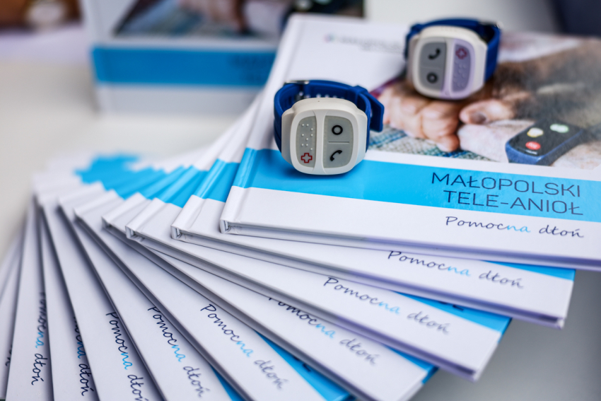 Przewodniki na temat Małopolski Tele-Anioł i opaski na rękę.