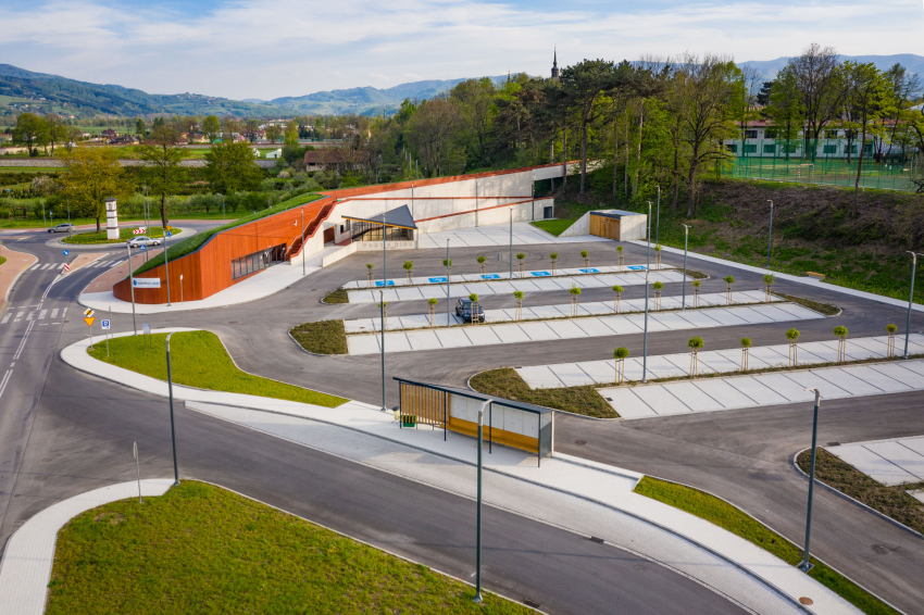 Park&amp;Ride z lotu ptaka.