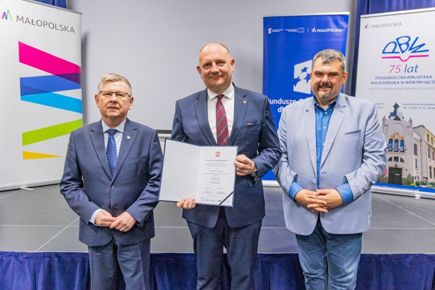 Beneficjent z promesą.