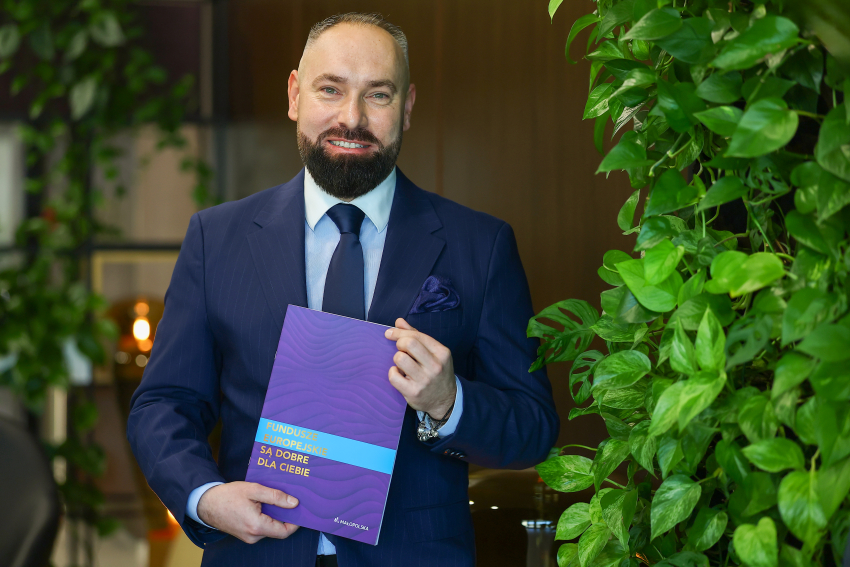 Konsultant Punktu Informacyjnego Funduszy Europejskich.