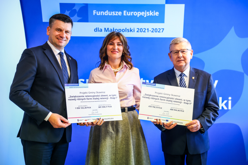 Łukasz Smółka, Marszałek Województwa Małopolskiego i Witold Kozłowski, Wicemarszałek Województwa Małopolskiego wraz z beneficjentką