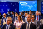 Uczestnicy ceremoni przekazania promes