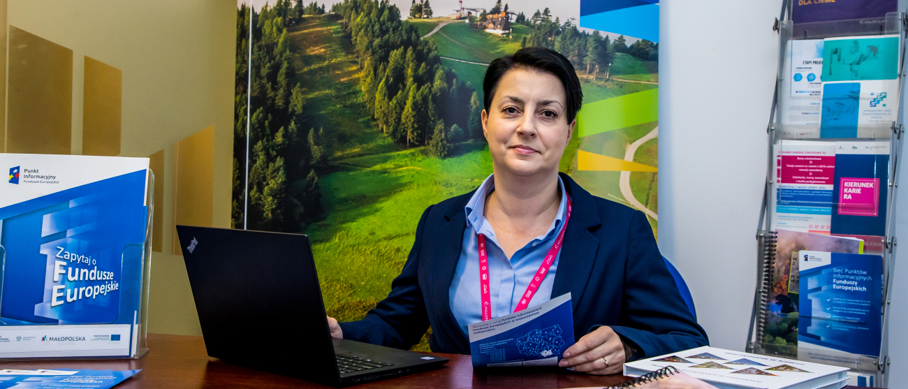 Konsultantka w Punkcie Informacyjnym Funduszy Europejskich