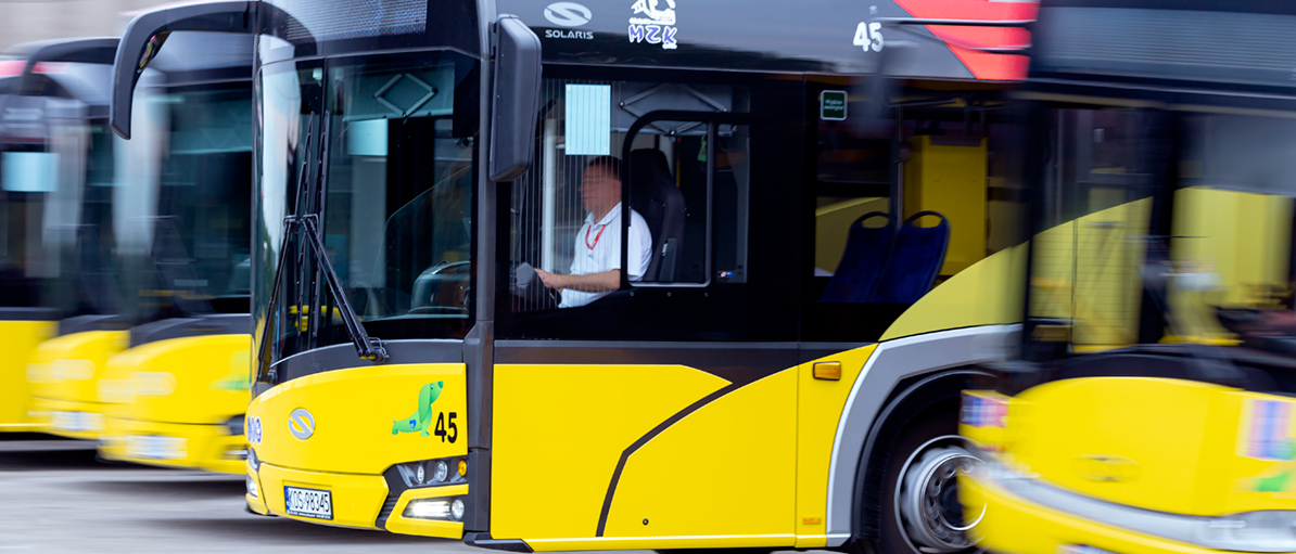 Żółte autobusy