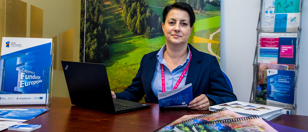 Konsultantka w Punkcie Informacyjnym Funduszy Europejskich