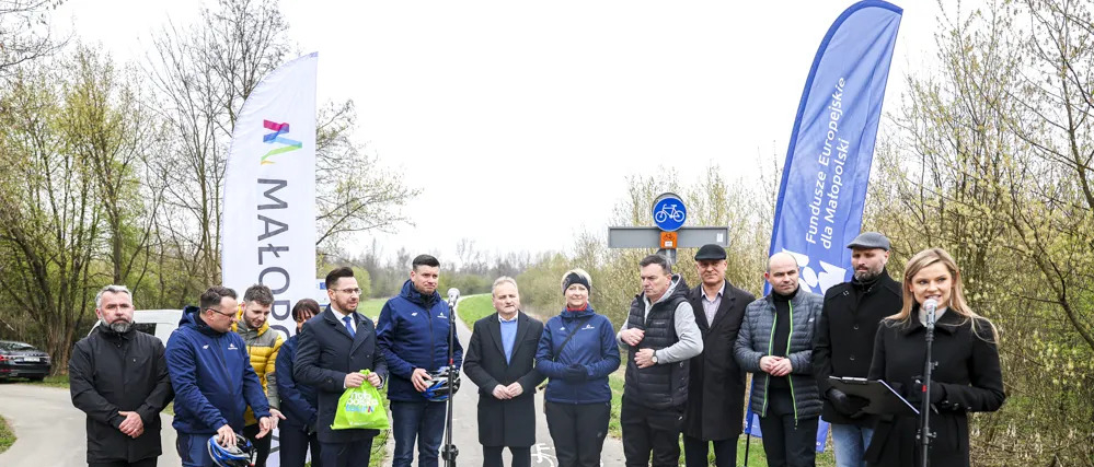 Uczestnicy wydarzenia - zdjęcie grupowe.